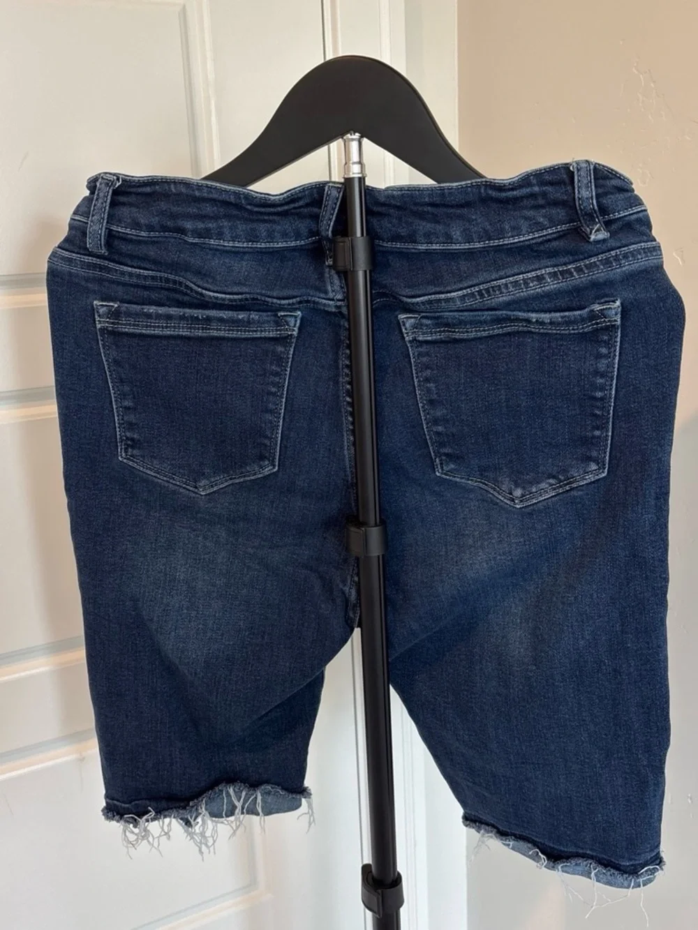 DownEast Size 12 Distressed Denim Bermuda Shorts Raw Hem Stretch Jorts
